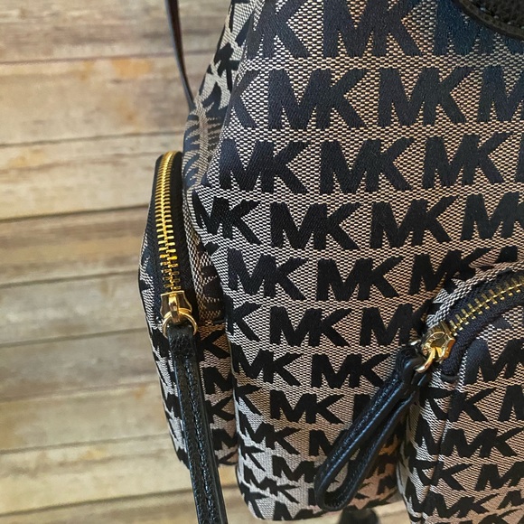 MICHAEL KORS ABBEY LARGE CARGO BACKPACK - Picture 6 of 16